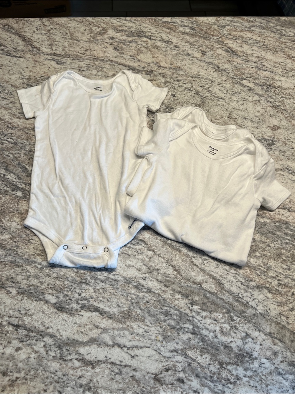 🇺🇸$5🇺🇸 Gerber White Cotton 3T One-Piece Bodysuits - Pack of 3 GUC